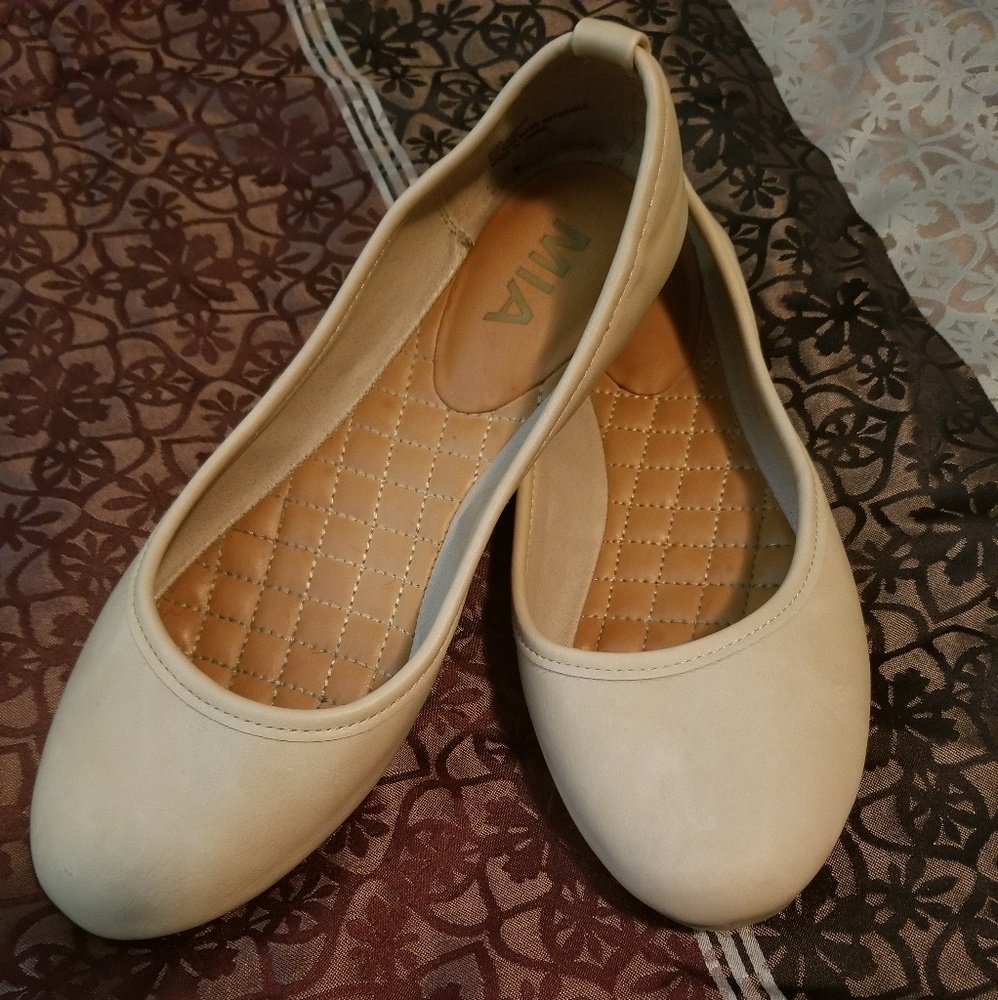 Mia Ballerina flats